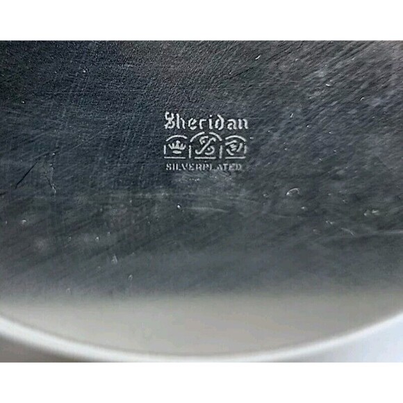Vintage Silver Plated Sheridan Serving Dish with Lid and Anchor Hocking Insert - Picture 4 of 8